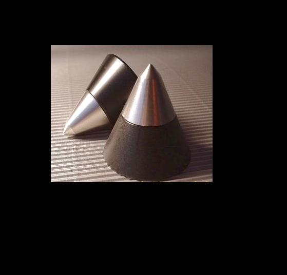 Black Spikes Lux音響承釘