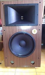 15'' Woofer L-load 
Altec 288B w pipe & horn 
Jensen RP-302 tweeter 
hand make blance 3-way x-over