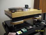 Roksan Xerxes.20+ turntable with reference Artemis R-7 tonearm, Shiraz cartridge, upgrade plinth, BDR thick pits and cones